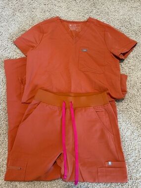 Figs Women's V-Neck Scrub Top in Rust with Pink Accent